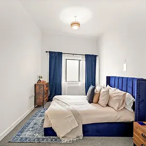 Luxury Canary Wharf 2 Bed Apt Apartment London