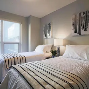 Luxury 2 & 3 Bedroom Downtown Apartment Toronto